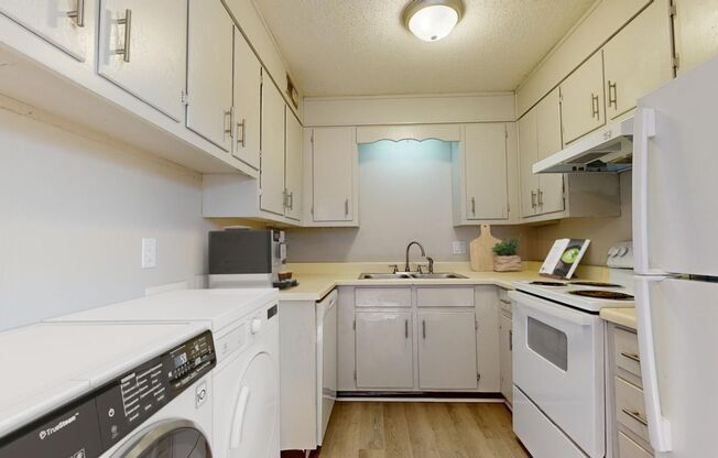 1 bed, 1 bath, 561 sqft, $829, Unit 105