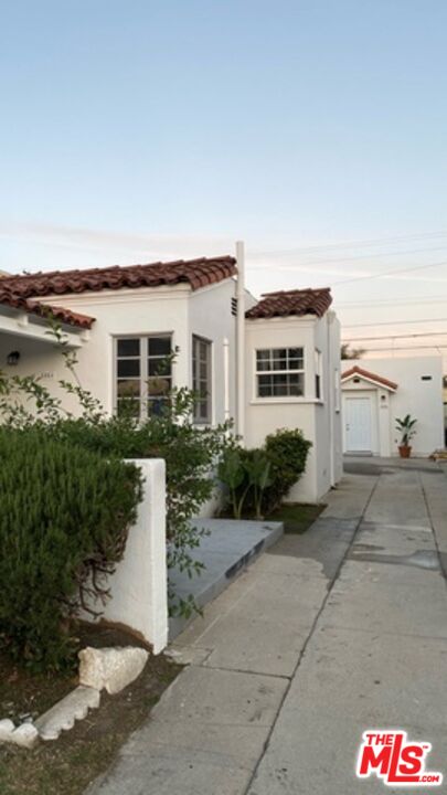 5856 ARLINGTON