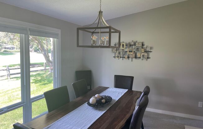Beautiful fully furnished townhouse on the Eagle Hills golf course!!!