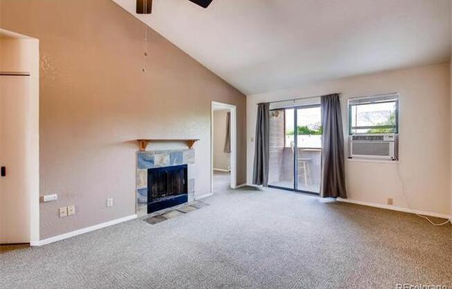 2 beds, 1 bath, $1,895