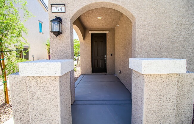 3BR/ 2.5BA TOWNHOUSE IN North Las Vegas Available!