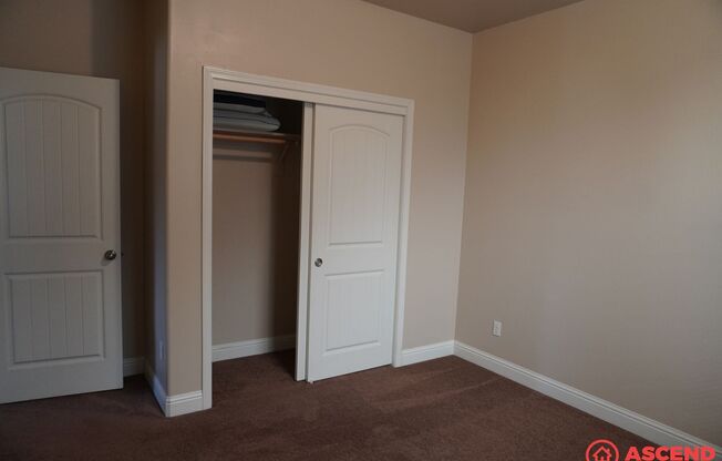 3 beds, 2 baths, $2,400