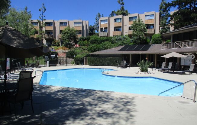 Lake Murray Condos. Spacious 2 Bdr 1 Ba 1st floor unit!