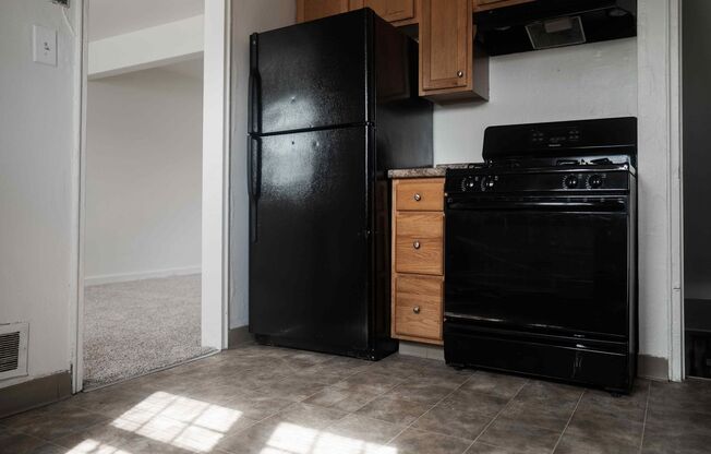 3 beds, 1 bath, 1,170 sqft, $1,450, Unit E111