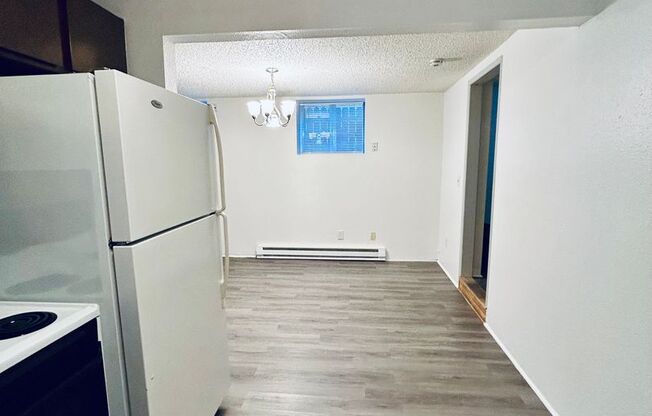 1 bed, 1 bath, 725 sqft, $1,175, Unit B