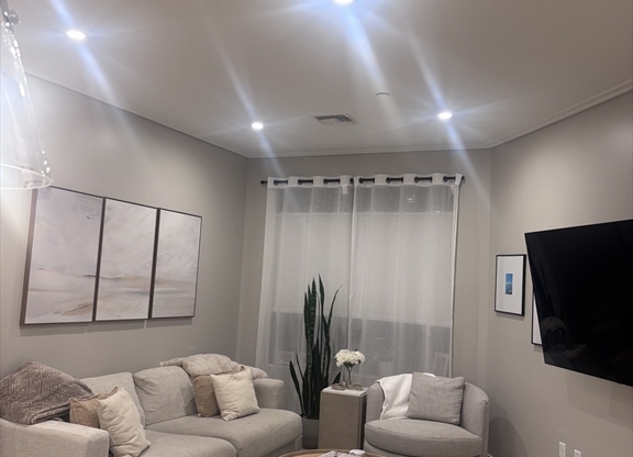 1 bed, 1 bath, 600 sqft, $2,525, Unit 314