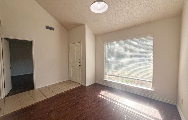 612-614 Towne House Ln