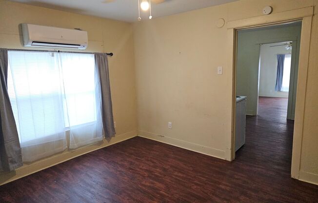 2 beds, 1 bath, $695