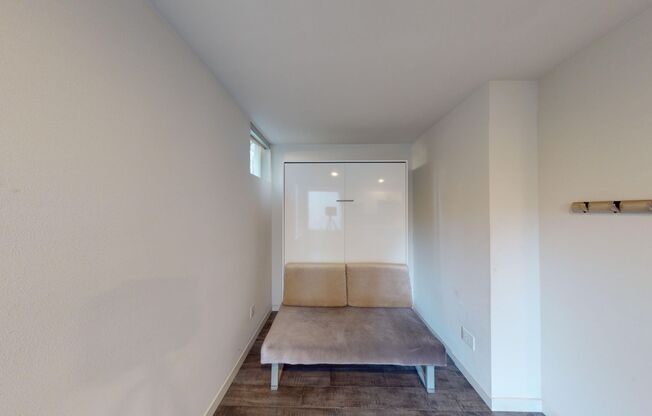 Studio, 1 bath, 244 sqft, $1,233, Unit 304