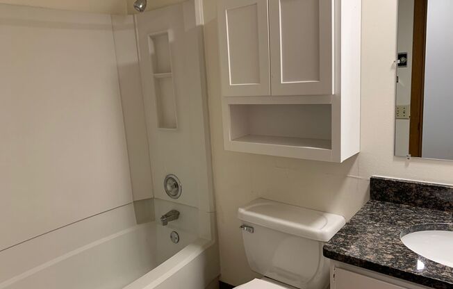 Studio, 1 bath, 300 sqft, $1,025