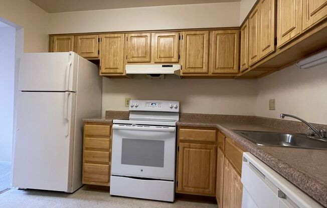 2 beds, 2 baths, 1,000 sqft, $1,950, Unit 14210 #204