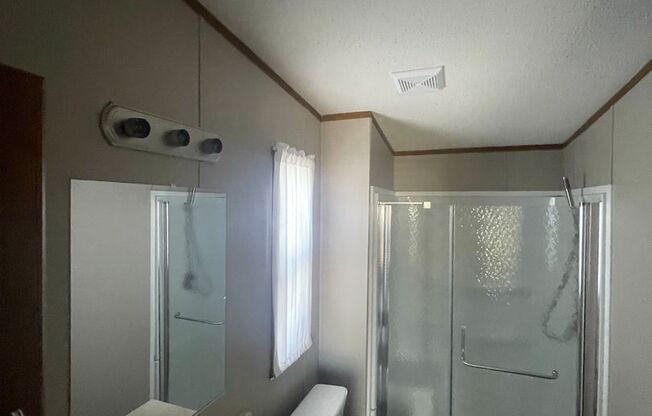 2 beds, 2 baths, $850, Unit B-01