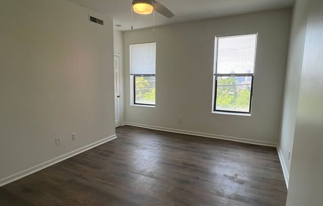 1 bed, 1 bath, 801 sqft, $1,450, Unit Unit 4