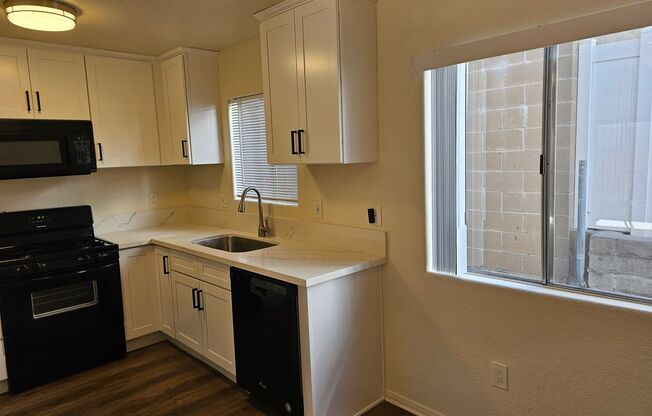 2 beds, 1.5 baths, 1,040 sqft, $2,750, Unit 09