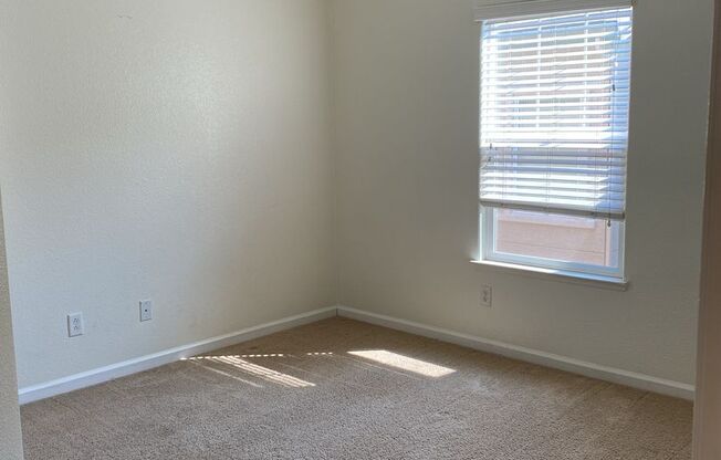 3 beds, 2.5 baths, $2,675, Unit #3014