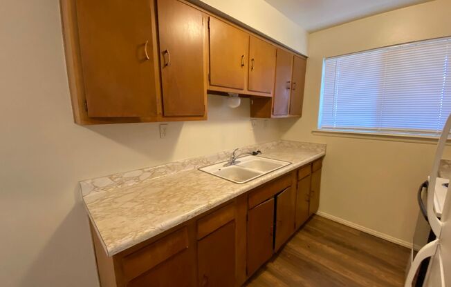 1 bed, 1 bath, 686 sqft, $1,050, Unit 23