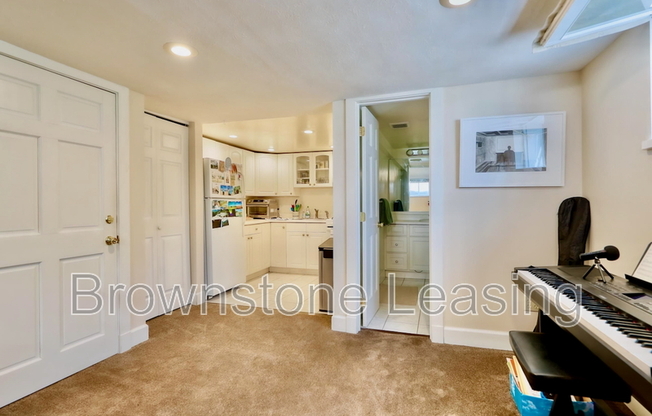 867 N OGDEN ST