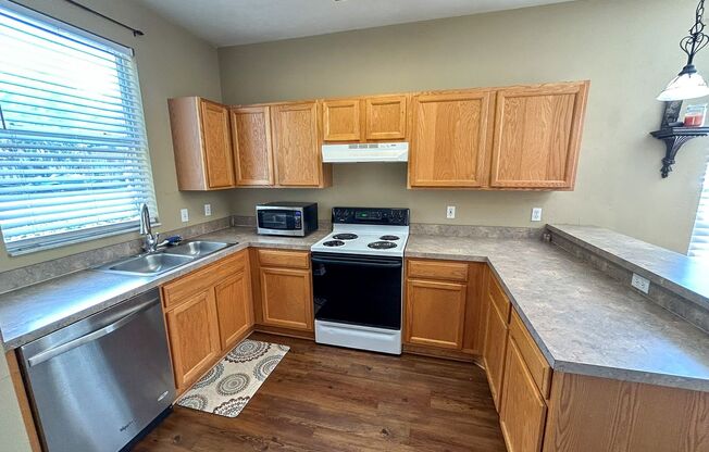 2 beds, 2.5 baths, $1,450, Unit Unit 1203