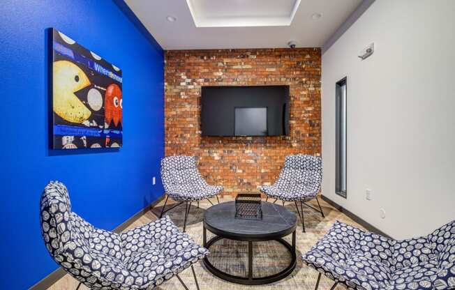 Lounge Area With TV at Discovery Heights, Issaquah, WA