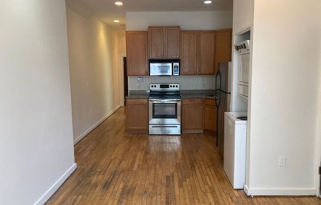 2 beds, 2 baths, 1,000 sqft, $1,799, Unit 22-1