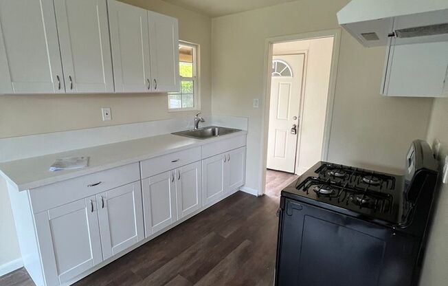 Beautiful 3 Bed and 1.5 Bath Home with 2 Car Garage Rent $2,250.00