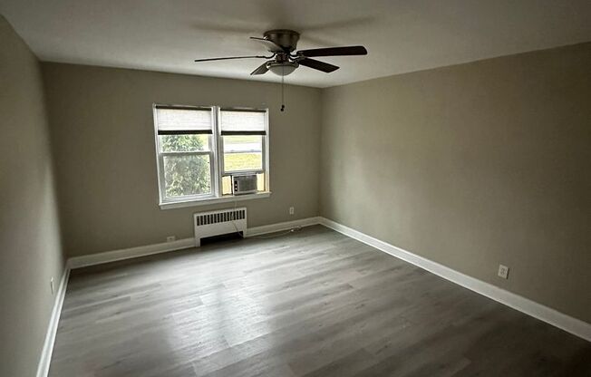 2 beds, 1 bath, 750 sqft, $1,200, Unit PLC-1330-14