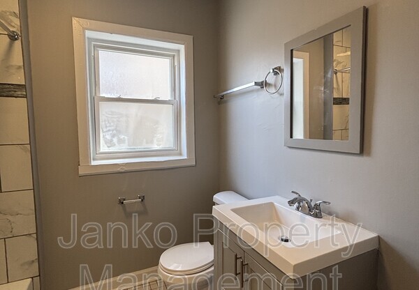 2914 W 64 ST