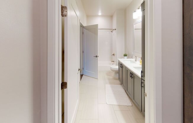 1 bed, 1 bath, 890 sqft, $2,095, Unit The Reserve #330