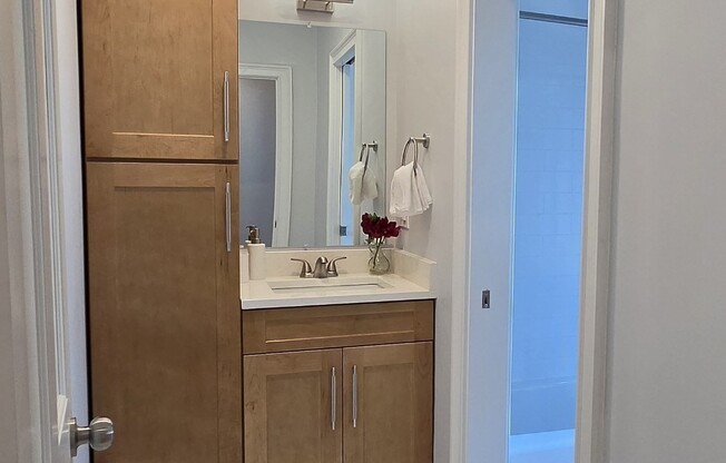 4 beds, 2.5 baths, 2,955 sqft, $6,000