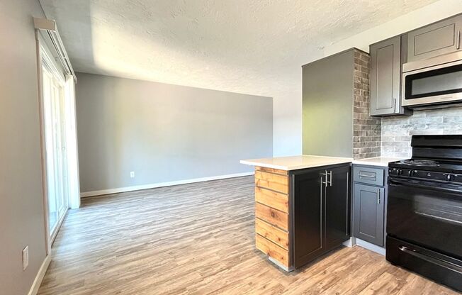 1 bed, 1 bath, 555 sqft, $1,275, Unit 20