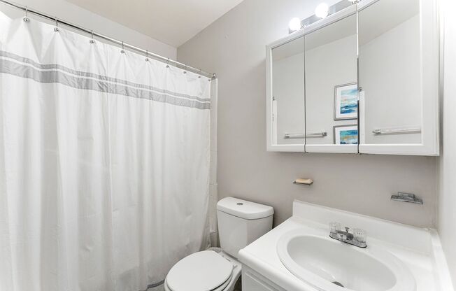 2 beds, 1.5 baths, 950 sqft, $1,369, Unit K06