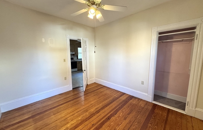 2 beds, 1 bath, 1,404 sqft, $2,400, Unit 2