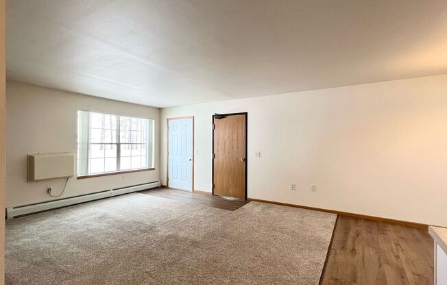 2 beds, 1 bath, 895 sqft, $1,110, Unit RV 1200-138