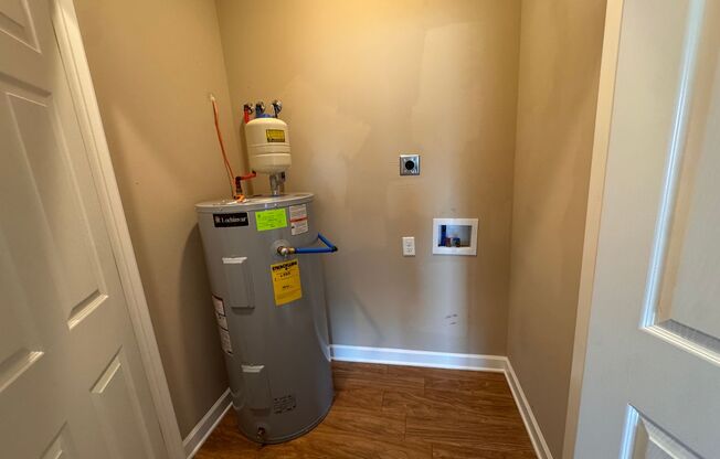 1 bed, 1 bath, 780 sqft, $795, Unit 252-F