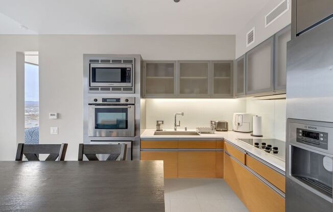 1 bed, 1 bath, 735 sqft, $2,750, Unit 2201