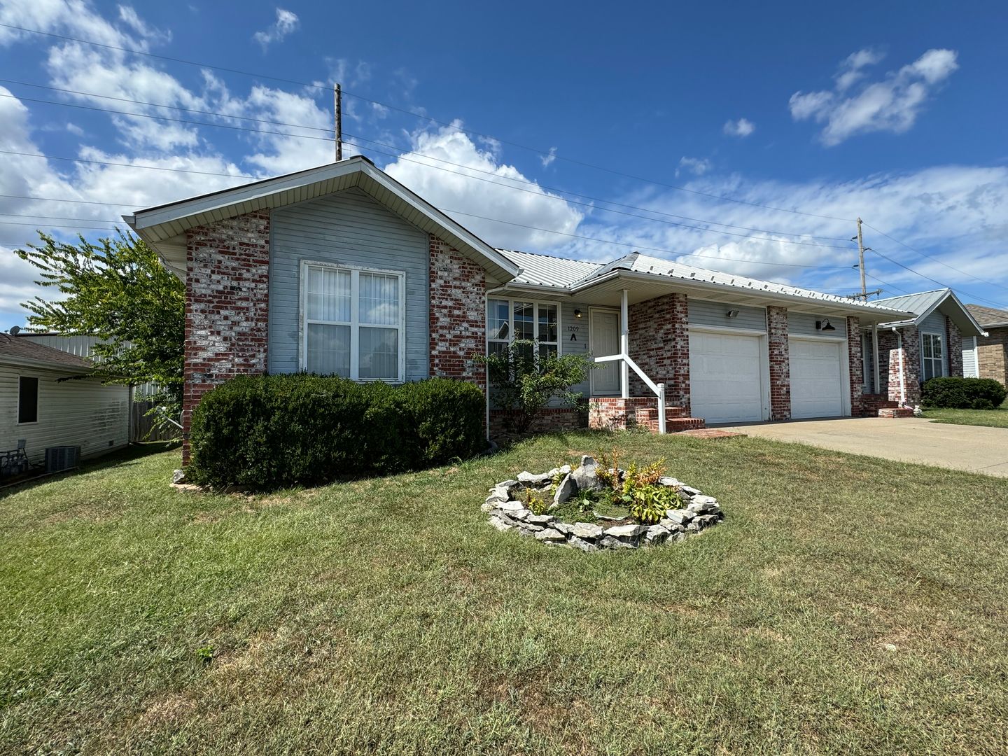 2 bedroom 2 bath duplex in Nixa available now