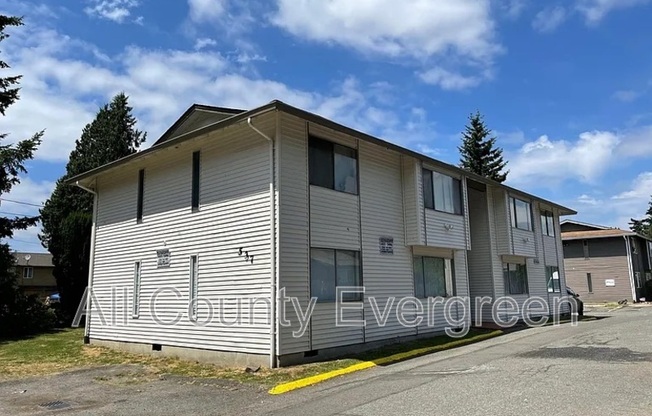 537 37 ST SE