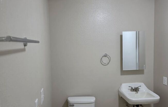 2 beds, 1 bath, 750 sqft, $700, Unit CC108