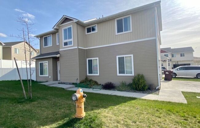 Stylish Comfort in the Heart of Pullman