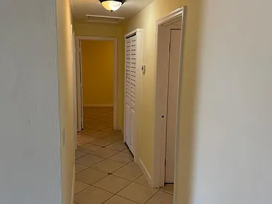 4214 SW 49 CT