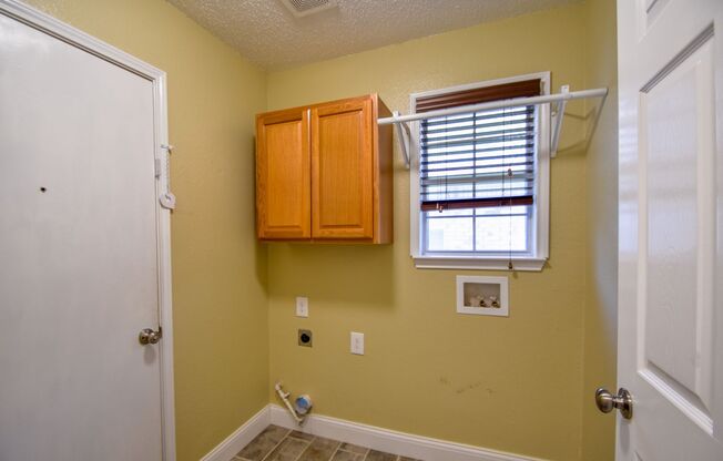 3 beds, 2 baths, $2,100