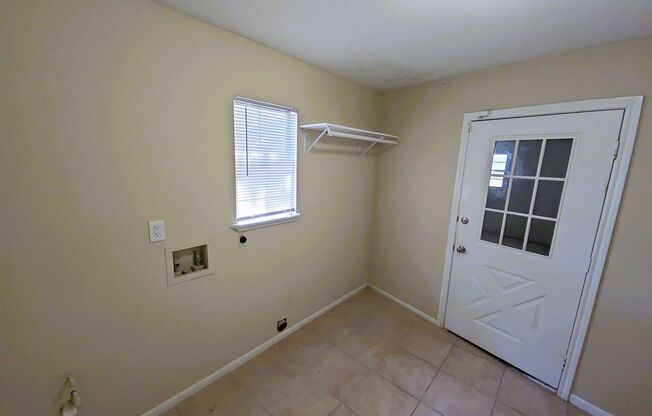 3 beds, 2 baths, $1,525