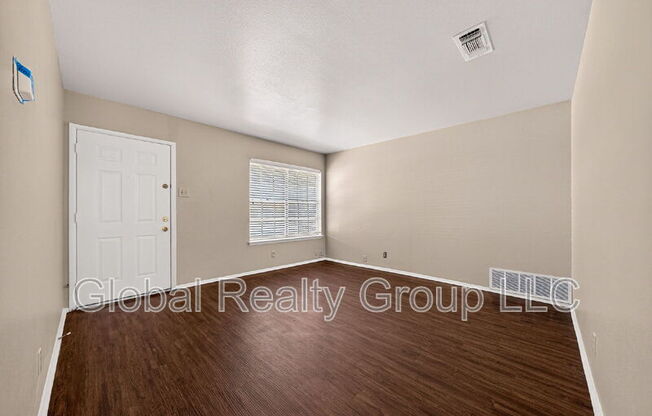 4862 CASTLE ARMS DR