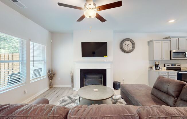 Beautiful 3-Bedroom Townhome with Modern Finishes and Open Floor Plan