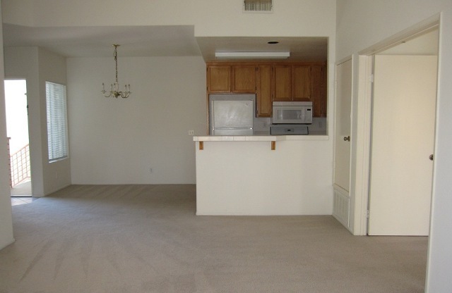 2 beds, 2 baths, $2,700