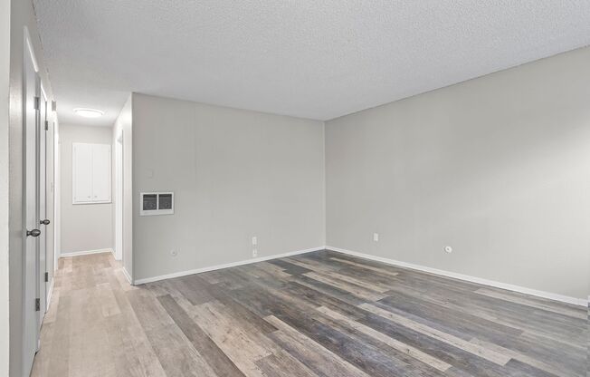 2 beds, 1 bath, 685 sqft, $1,195, Unit 8023