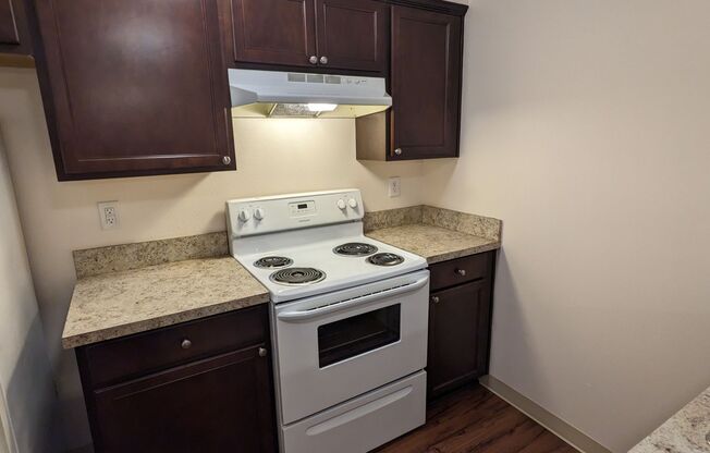 2 beds, 1 bath, 750 sqft, $1,195, Unit 20