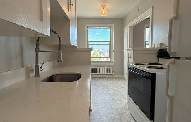 Studio, 1 bath, 460 sqft, $1,525, Unit 307