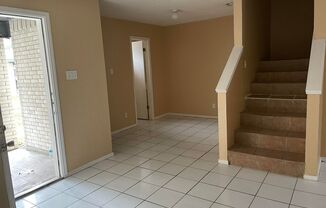 2 beds, 2.5 baths, $800, Unit #4