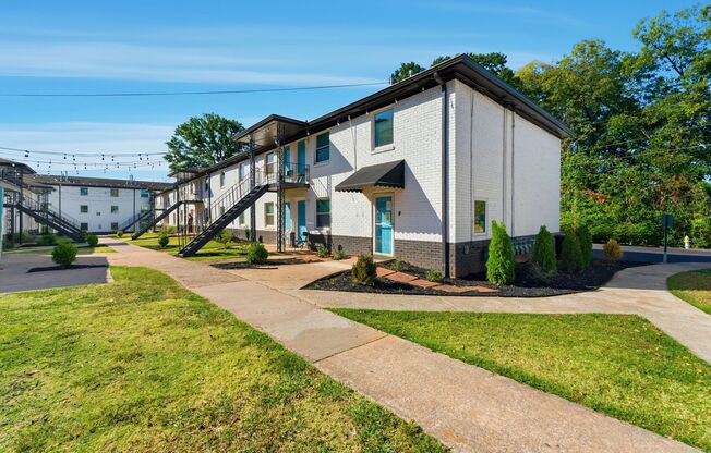 2 beds, 1.5 baths, 950 sqft, $1,179, Unit D02
